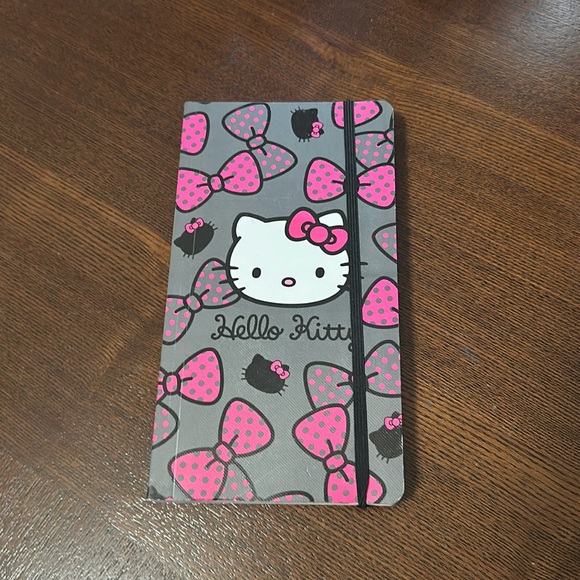 Hello Kitty Journal - Picture 1 of 7